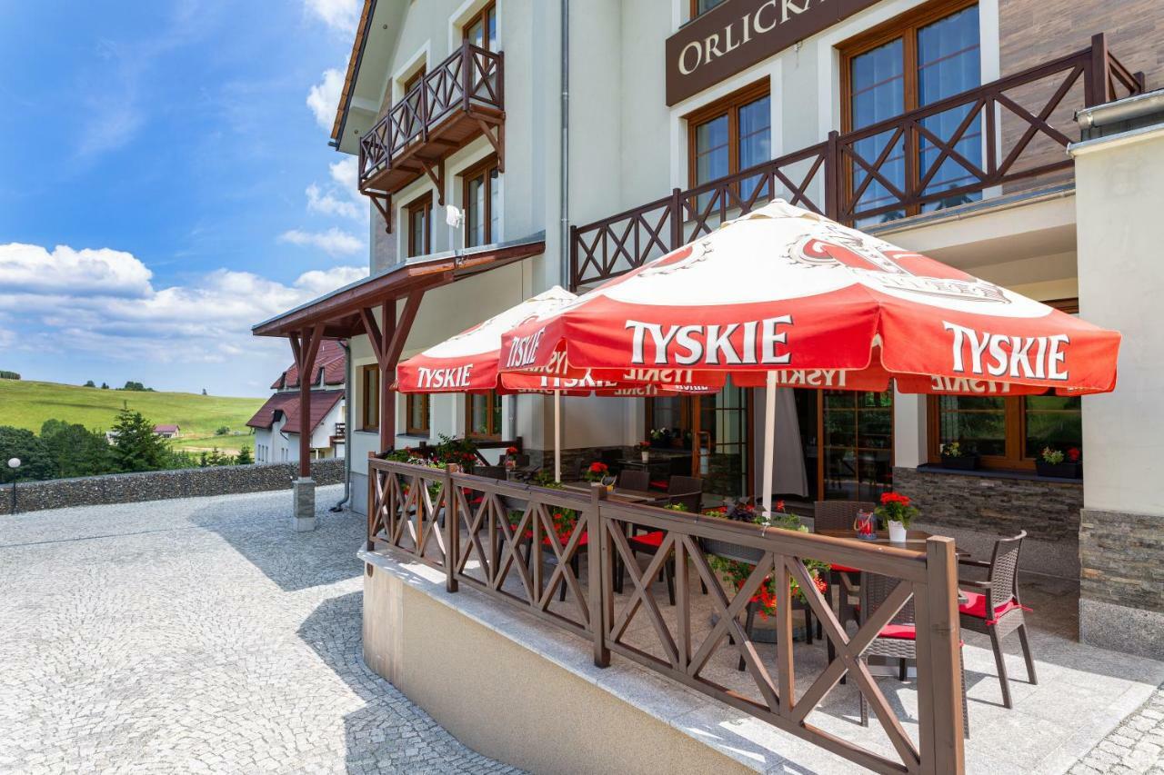 Orlicka Skala Acomodação com café da manhã Zieleniec  Exterior foto